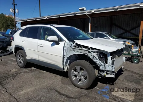 2024 Toyota Rav4 Xle z USA, uszkodzony, nr VIN 2T3P1RFV5RC395287